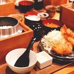 とんかつ MIDORIYA - 料理写真:各種御膳や単品物ご用意しております。