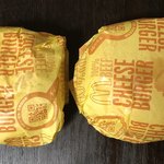 McDonald's Kabe Ten - チーズバーガー　130円(税込)