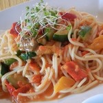 ロブロイ - メインのカニのトマトクリームパスタ 