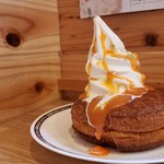 Komeda Coffee Ten Shinkotoni Ichibandori Ten - シロノアール北海道メロンミニ(550円)です。