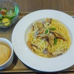 カフェ・ラポール　 - 醤油ベースパスタ