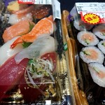 Sushi Goten Mega Don Kihote Uny Ooguchi Ten - おまかせ寿司(1000円＋税の半額)、サーモンきゅうり巻(350円＋税の半額)