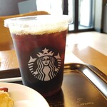 Starbucks Coffee Sapporo Kitano Ten - Gアイスドリップコーヒー(今回はアイスコーヒーブレンド)(370円税)です。