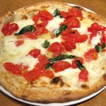 PIZZA SALVATORE CUOMO - D.O.C.（2300円）