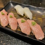 Nigiri Chojiro Tondabayashi Ten - 本まぐろ大トロ￥1,782(@891×2)　あおりいか￥396