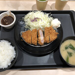 Matsu no Ya Handa Ten - 得朝ロースカツ70ｇ定食400円。