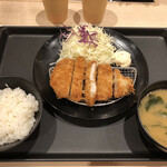 Matsu no Ya Handa Ten - 得朝ロースカツ70ｇ定食400円。