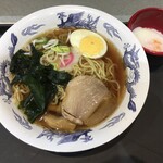 Nadai Fuji Soba Seibu Shinjuku Ten - で、頼むのは何故かラーメン。しかも温玉付けたの何故よ?(w