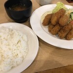 Tonkatsu Kitchen Murakami - カキフライ + ライス + 赤だし