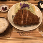 Butaniku Ryori Senmon Ten Tonkatsu Nori - 上ロースとんかつ定食