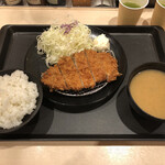 Matsu no Ya Handa Ten - 得朝ロースカツ70ｇ定食400円。