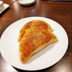 揚子江 - 食べきれなくても持ち帰れませんとシツコクいわれる餃子