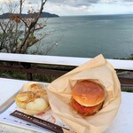 Awaji Shima Burger Awaji Shima Onion Kitchen Hon Ten - 鳴門海峡を眺めながら。