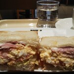 Doutor Coffee Shop Keisei Narita Ten - 朝カフェ・セットAのハムタマゴサラダの断面