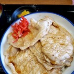 ぽっぽ亭 - 豚丼　680円