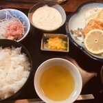 田嶋屋 - 白身フライ定食