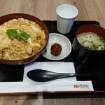 Tori Sanwa Rarapoto Ekusuposhi Ten - 親子丼と鶏そばセット 1,078円