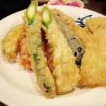 Tempura Daikichi Howaiti Umeda Ten - デカさでお得。