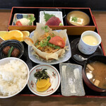 レストラン　美波 - 日替わり弁当1050円。