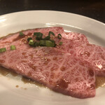 Yakiniku Bouya Nippori Ten - カルビ・・・脂が綺麗にのった美味しいお肉でした。