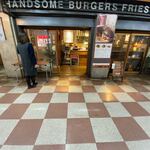 HANDSOME BURGER - 