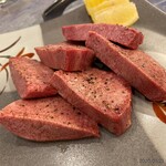 Yakiniku Hakushu Kassai - 厚切りタン