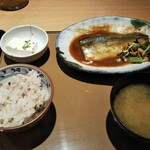 Yayoi Ken Kawasaki Eki Nishiguchi - サバの味噌煮定食+もち麦ごはん