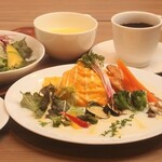 Mitsuiya Coffee Ten Juju - ﾁｰｽﾞﾎﾜｲﾄｿｰｽのオムライスランチ