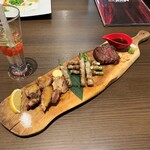 Bar&Cafe 炭火焼 ドン・ガバチョ - 阿波肉盛り合わせ。2680円+税