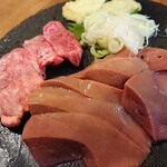 Motsu-ya Onishi Shinjuku Sanchome Ten - 白レバー焼き、タン元焼き(おかわり)