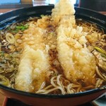 Soba Dokoro Kodama Ya Hon Ten - 穴子天そば～穴子天は約３０㎝！器もそれに合わせて大きいので普通に見えますが大きいです