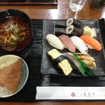 遊楽亭 - 料理写真:握りセット(１番安いタイプ)