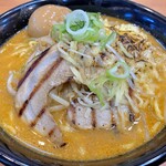 マルキン本舗 - 炙りチーズ百年味噌ラーメン味玉トッピング