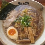 越後秘蔵麺　無尽蔵 - 鶏がら醤油600円。久々に優しい味を食べたなぁ。麺が美味しいです。