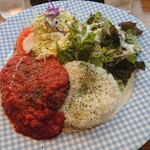 ケーズ カフェ - 手捏ねハンバーグの手作りトマトソース。