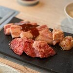 Ueno Wagyu Yakiniku USHIHACHI Kiwami - BBQ焼肉セット（1100円税込）