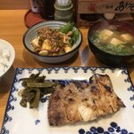 Takenoko - ランチ800円の焼き魚と麻婆豆腐と味噌汁