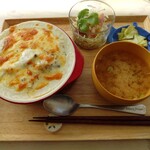 食堂 manma - 「牡蠣とホタテのドリア」900円。