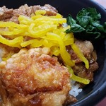 中華定食 笑飯店 - 何故か唐揚げ入っちょる