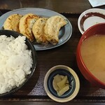 Sapporo Gyoza Seizo Sho Tanakiji Ten - 大粒餃子定食