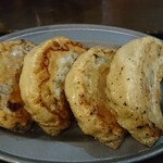 Sapporo Gyoza Seizo Sho Tanakiji Ten - 餃子のアップ