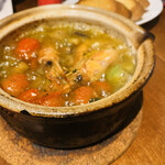 Bistro&Bar イロリア - トマトはアッツアツだがとても甘く、エビは丸ごと美味しい♪