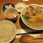 Gochiton Yoyogi Hon Ten - とん汁定食です