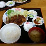 七輪焼き うまいもん処 信濃坂 - 冨士桜ポークかつ定食