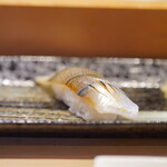 Sushi Yasu - カンヌキ：30cmを超える大型の細魚