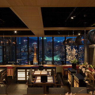 Enjoy a panoramic view of Kobe's nightscape! The restaurant has a great view and is recommended for banquets.