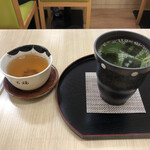 Ocha no Kotobuki En Apita Agui Ten - アイスグリーンティー385円に暖かいほうじ茶。