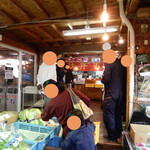 さわら めしくう屋 - 開店間もなく伺いましたが既に行列。時節柄、みな自主的に間隔を空けています