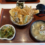 Seafood Kura Gyogyogyo Suzaka Ten - 