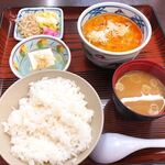 もつ煮屋 日の出食堂 - 